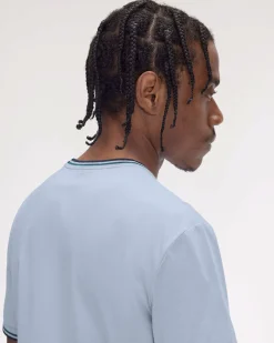 T-shirt mezza manica Fred Perry azzurra con bordino blu e verde