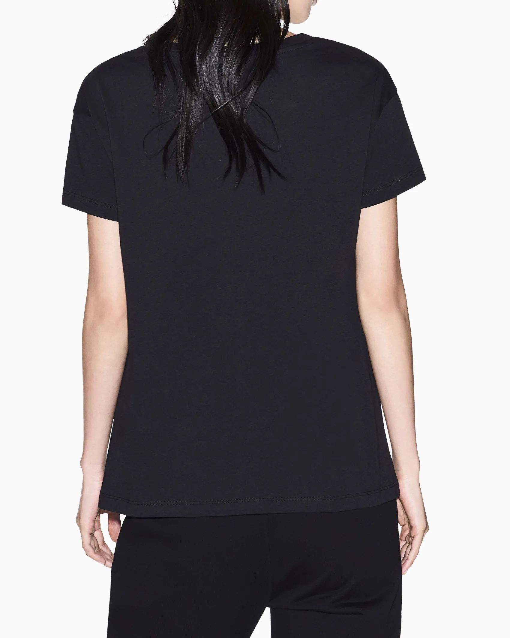 T-shirt Armani Exchange nera in cotone con logo in rilievo sullo scollo