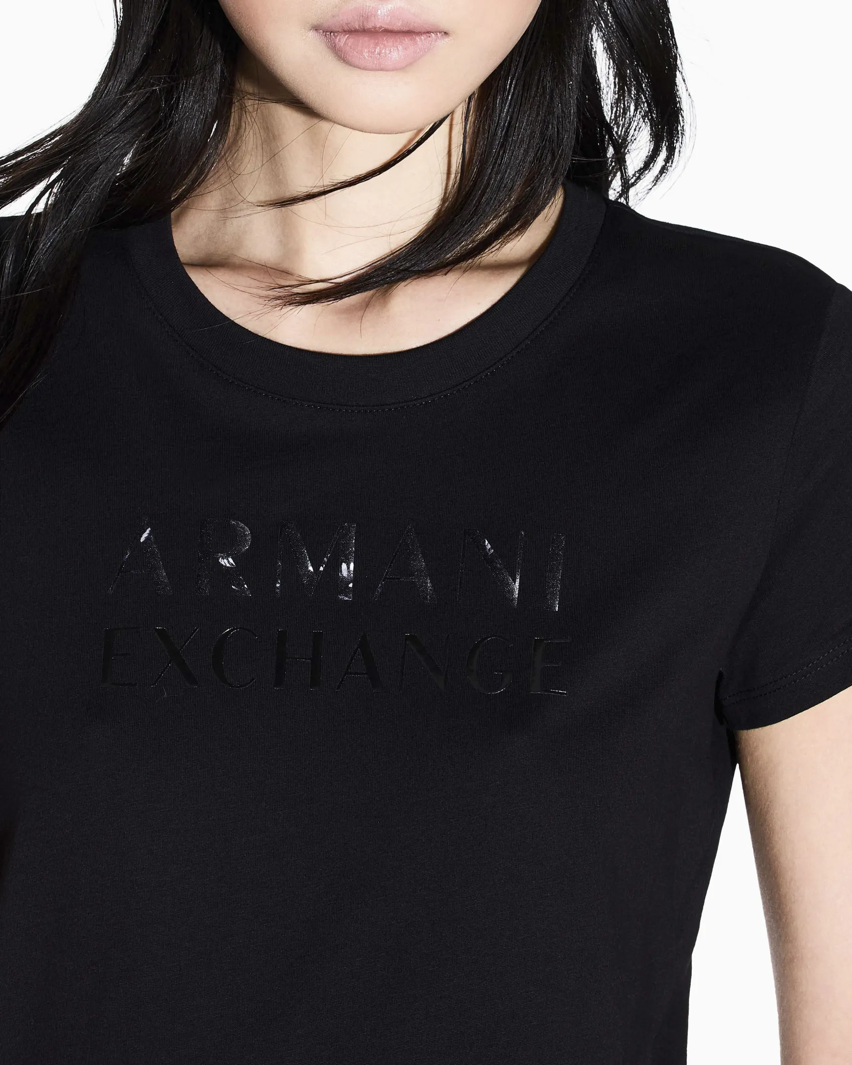T-shirt Armani Exchange nera in cotone con logo in rilievo