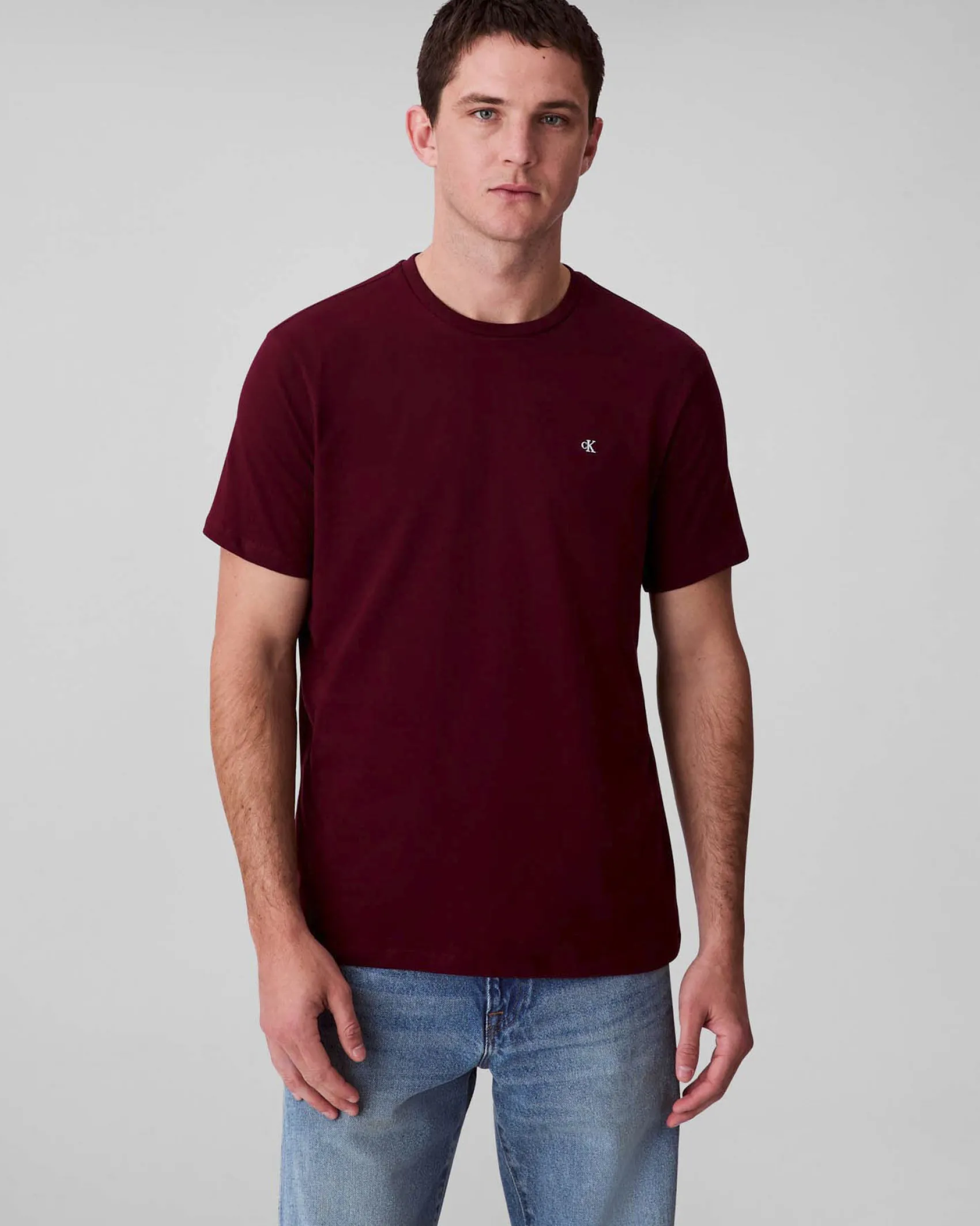 T-shirt Calvin Klein Jeans bordeaux in cotone con logo ricamato