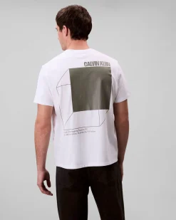 T-shirt Calvin Klein Jeans bianca in cotone con logo stampato sul petto e maxi grafica sul retro