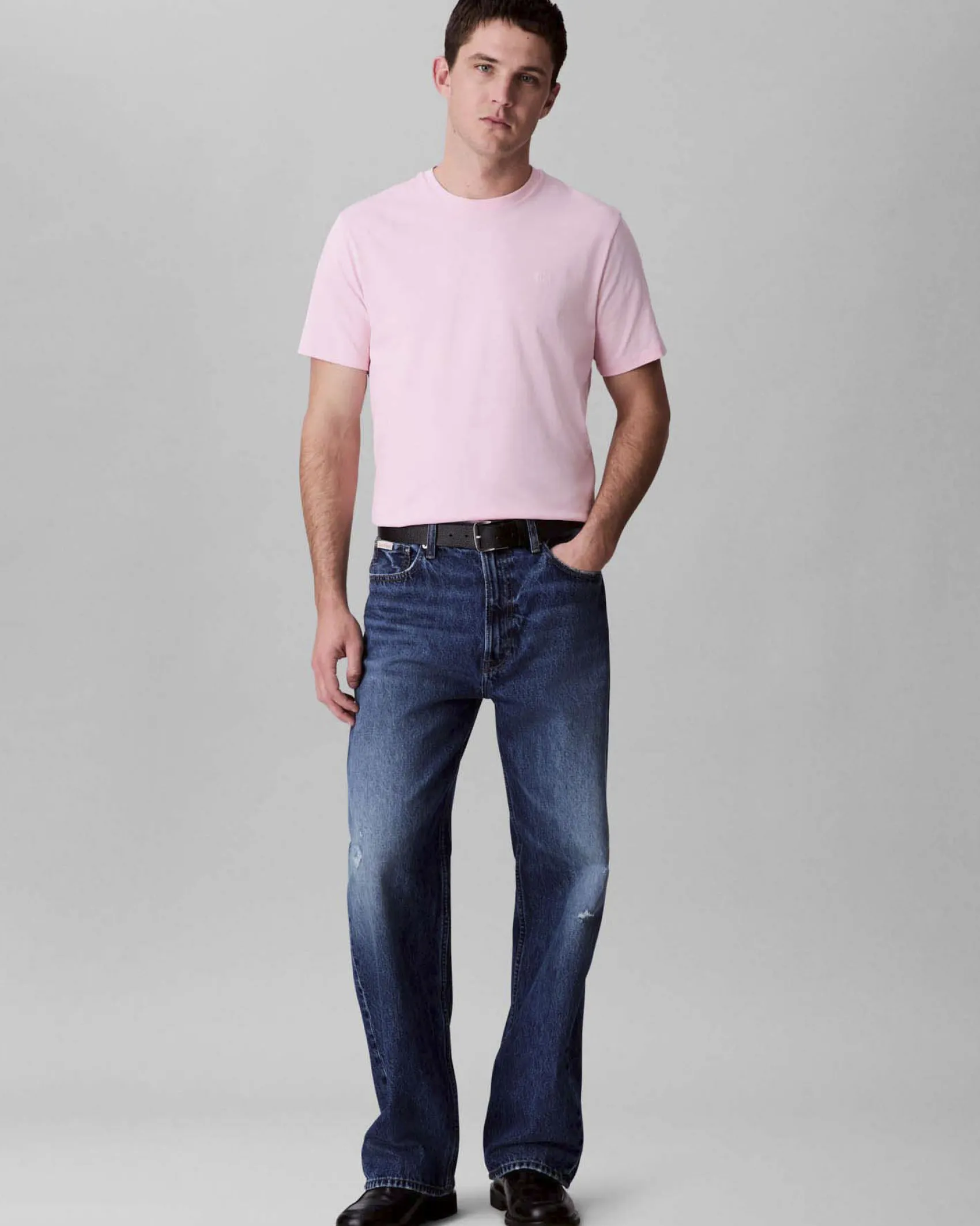 T-shirt Calvin Klein Jeans rosa in cotone con logo in rilievo
