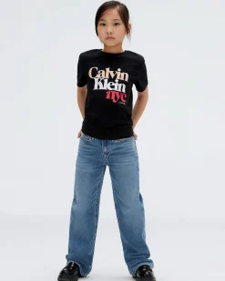 T-shirt Calvin Klein nera in puro cotone con scritta logo multicolor