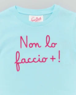 T-shirt color acqua in cotone a maniche corte con scritta 'Non lo faccio +!' fucsia