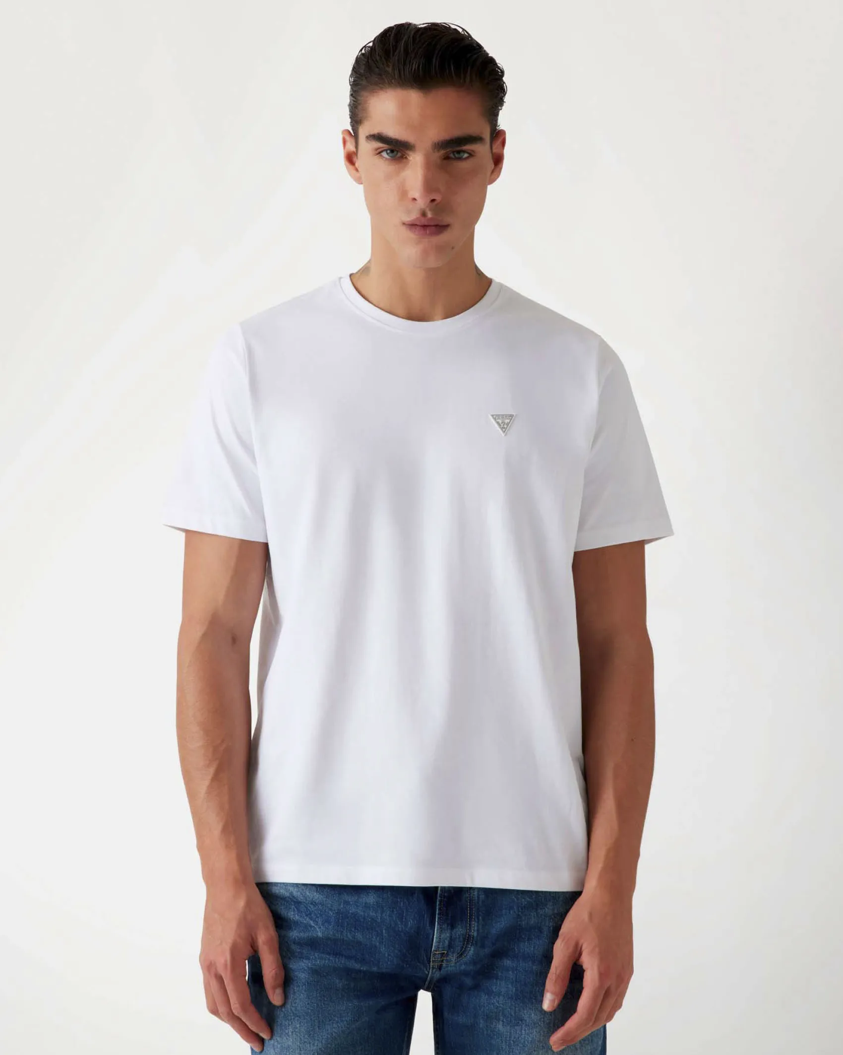 T-shirt Guess bianca regular-fit in cotone con logo ricamato sul petto