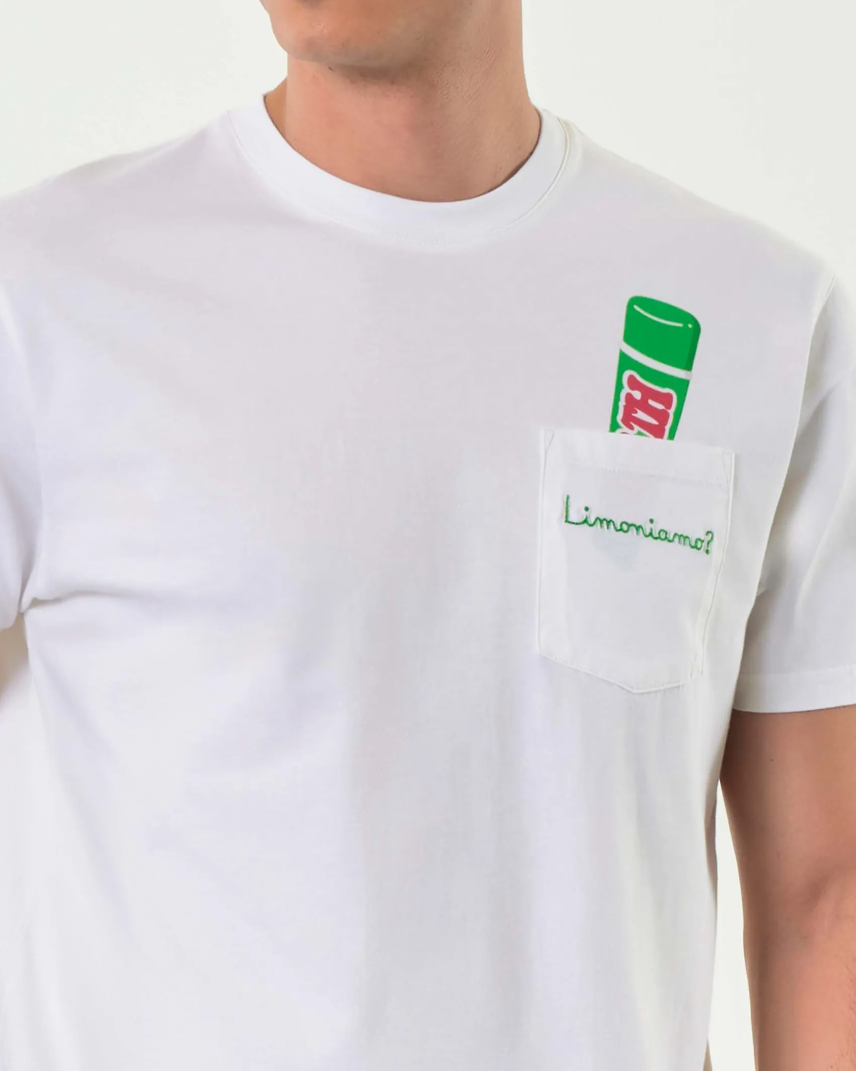 T-shirt MC2 Saint Barth bianca con taschino e ricamo Limoniamo? sul petto