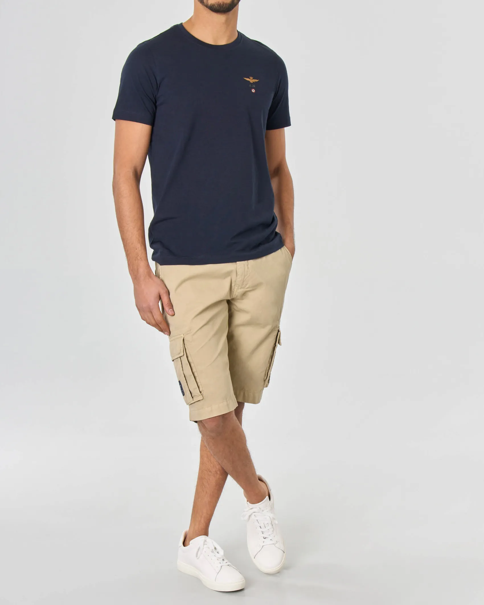 T-shirt mezza manica Aeronautica Militare blu con logo piccolo ricamato