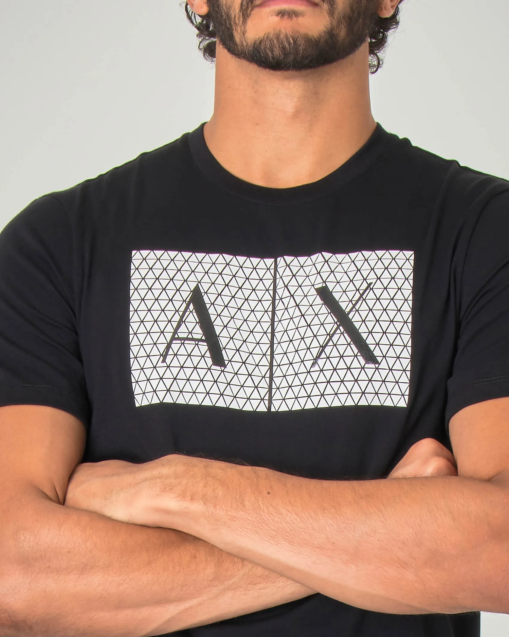 T-shirt mezza manica Armani Exchange nera con stampa grafica rettangolare e logo