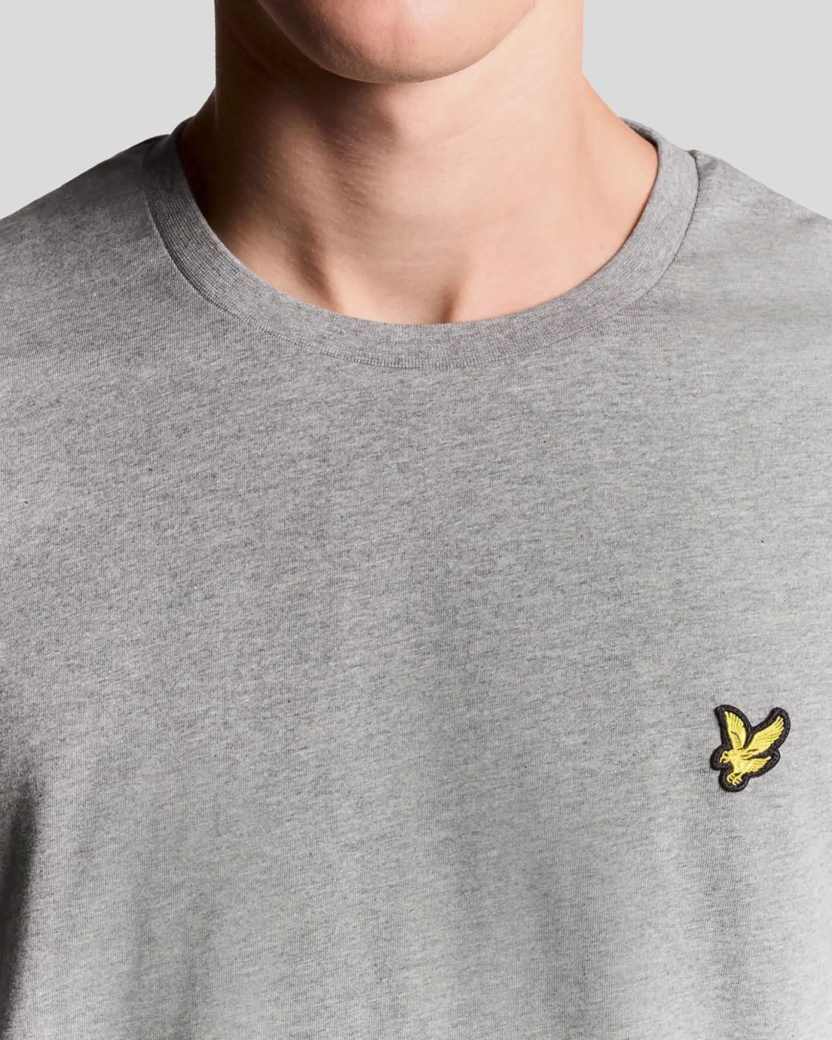 T-shirt mezza manica Lyle & Scott grigia in cotone con logo aquila gialla ricamata sul petto