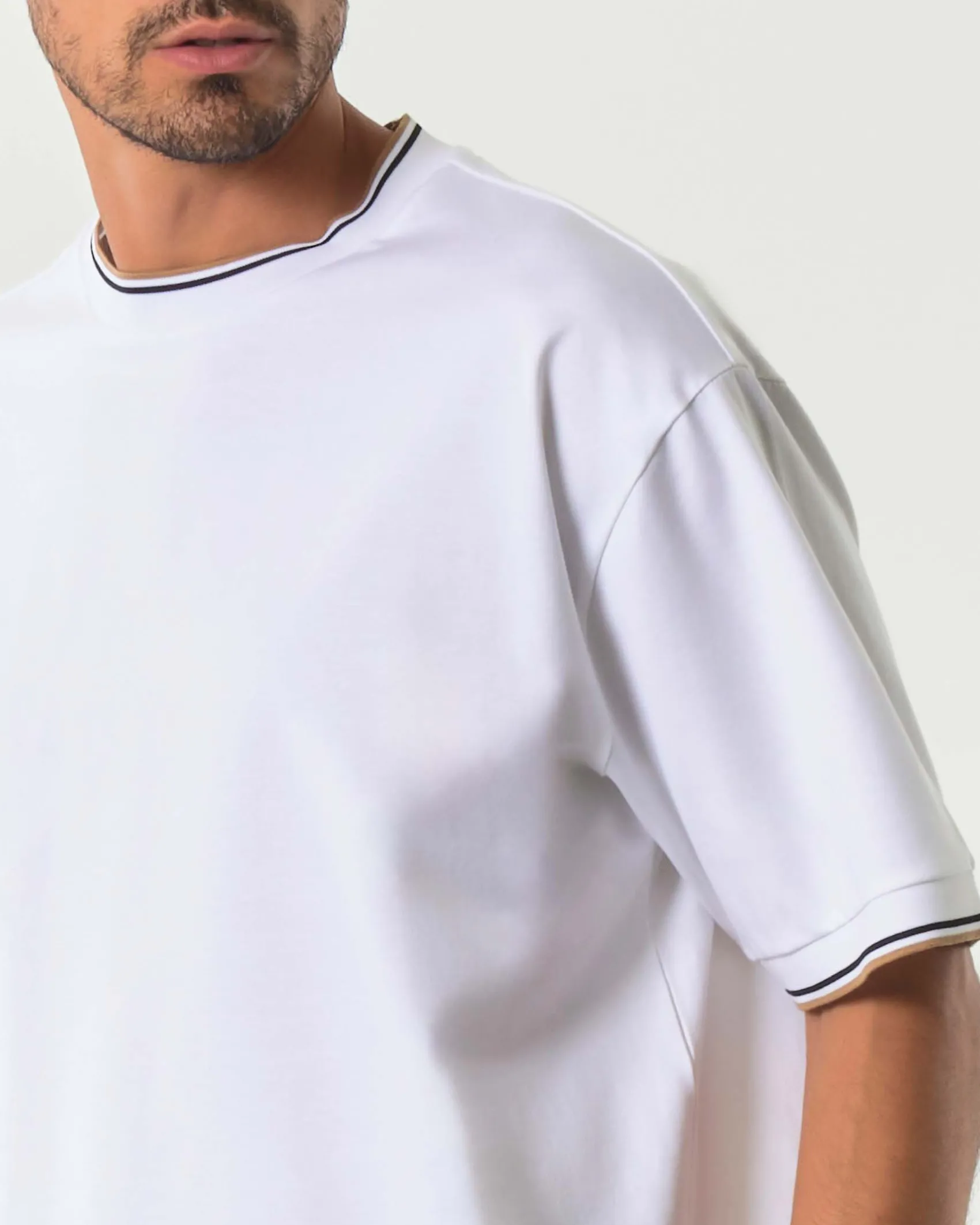 T-shirt mezza manica relaxed-fit Boss bianca con bordino in contrasto