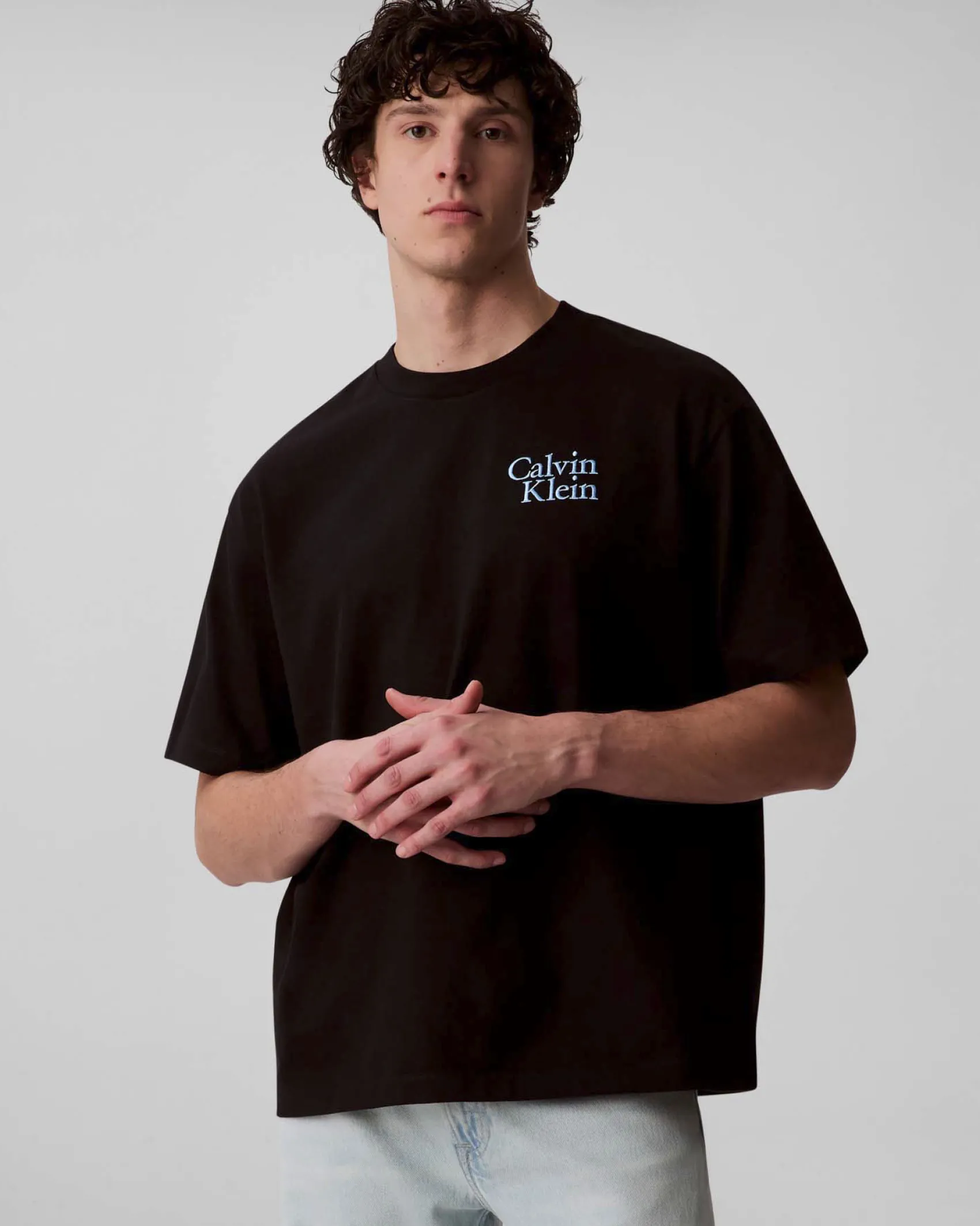 T-shirt relaxed-fit Calvin Klein Jeans nera in cotone con logo scritta in rilievo