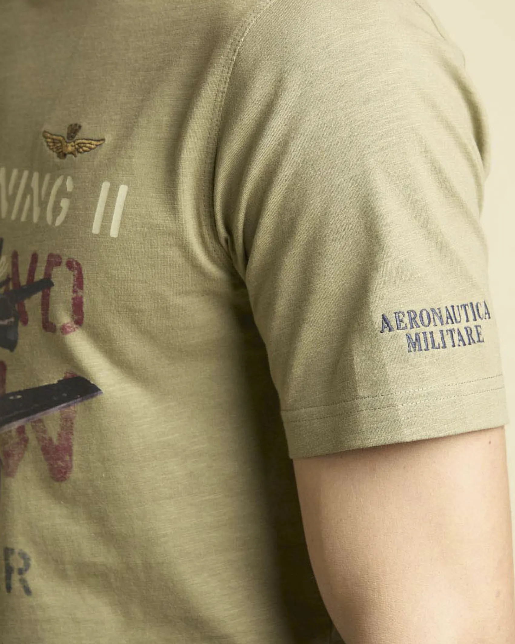 T-shirt verde salvia mezza manica Aeronautica Militare con stampa aereo
