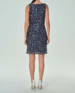 Tubino blu navy senza maniche in organza ricamata in paillettes sono su tono all over