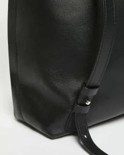 Zaino nero in pelle Weekend Max Mara con chiusura metallica a sfere personalizzate